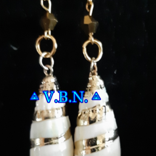 Boucles d'oreille coquillage blanc/doré inoxydable doré avec perles conique 6mm