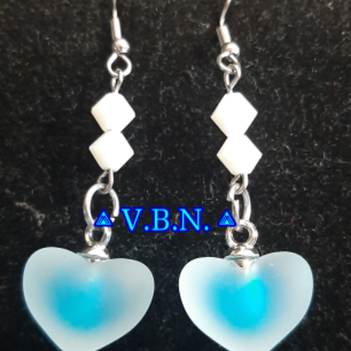 Boucles d'oreilles inoxydable coeur blanc translucide bleu