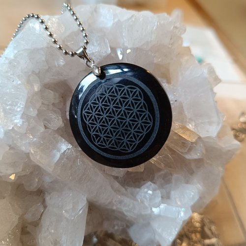 Obsidienne noire gravure fleur de vie