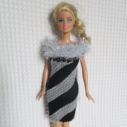 habit poupee barbie
