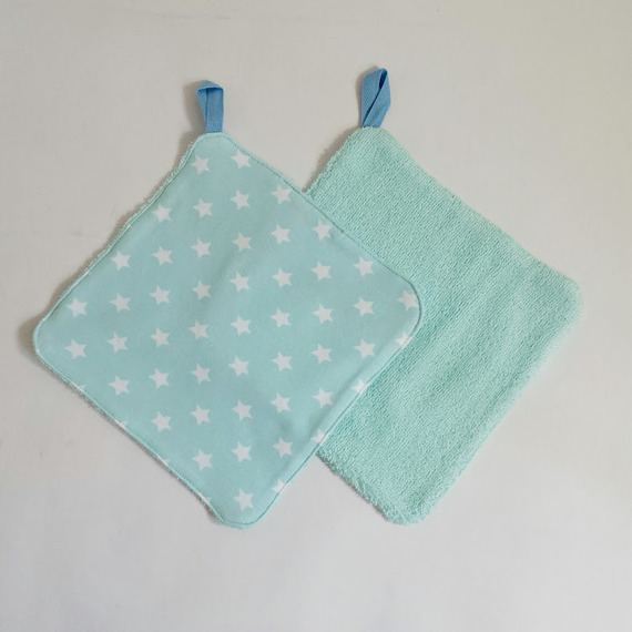 Cape De Bain Sortie De Bain Bebe Mixte En Eponge Aqua Et Imprime Etoiles En Jersey Ces 2 Lingettes Assorties 6 12 Un Grand Marche