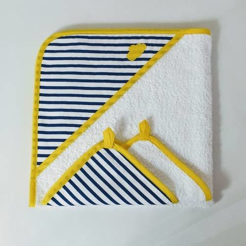 Cape De Bain 0 6 Mois Bebe Mixte En Eponge Blanche Raye Bleu Et Blanche Avec Une Touche De Jaune Un Grand Marche