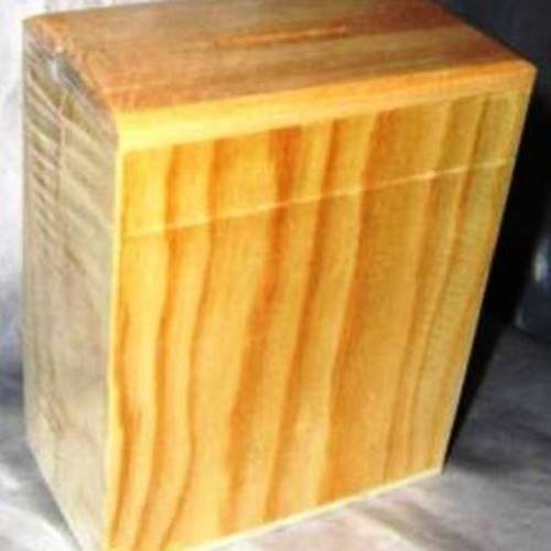 Tirelire rectangulaire en bois brut 