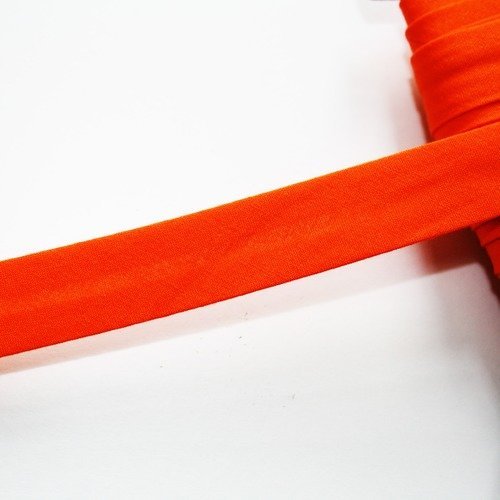 Biais coton orange uni 18 mm, plié, pré-plissé, biais universel