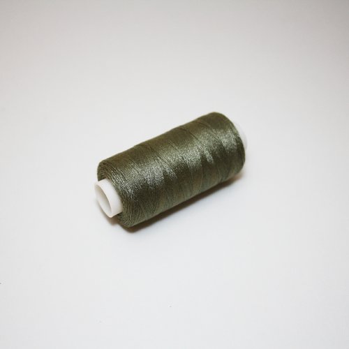 Bobine de fil à coudre 350 m vert kaki 100% polyester
