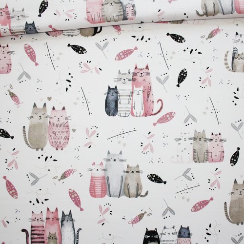 Tissu famille de chats roses gris et beiges sur un fond blanc en coton imprimé oeko tex