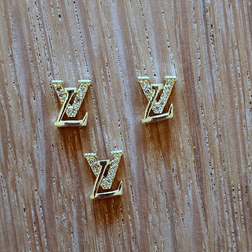 Bijoux d'ongles logos marque de luxe en métal et strass (479.8487)