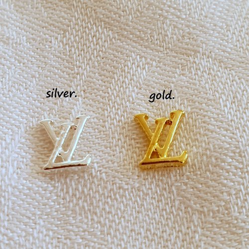 Bijoux d'ongles charms logos marque de luxe en métal doré ou argenté (480.3279)