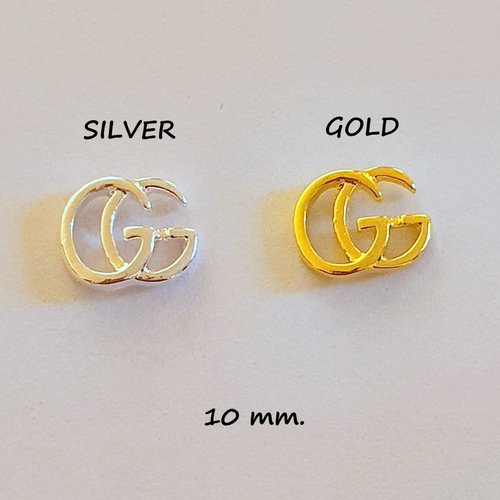 Bijoux d'ongles charms logos marque de luxe en métal doré et argenté (482.0076)