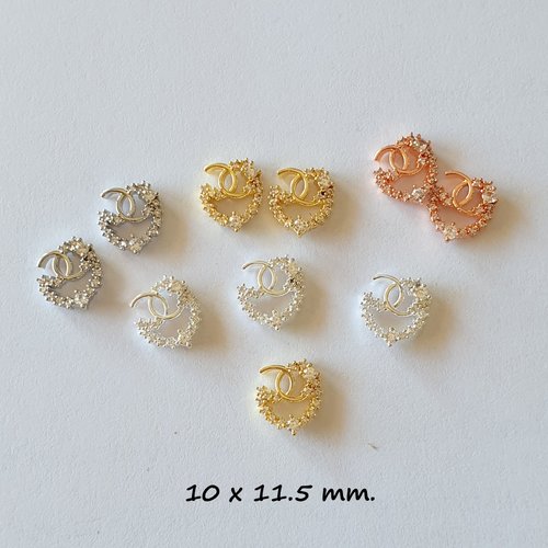 Bijoux d'ongles charms logos marque de luxe en métal multicolore et strass (482.6115)