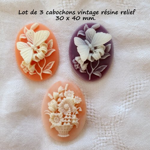 Lot de 3 cabochons vintage papillons et fleurs.