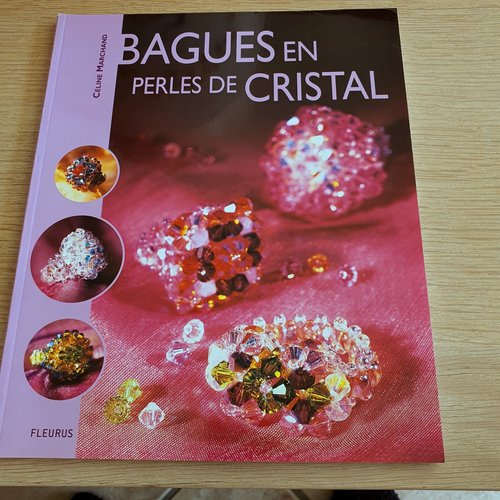 Livre "bagues en perles de cristal"