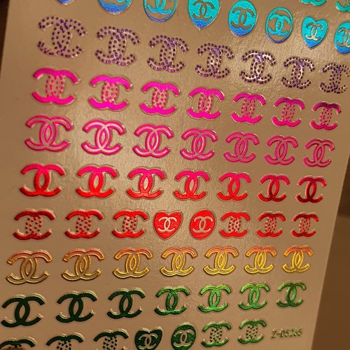 1 grande carte de stickers 3d ongles nails art logos (496.5698)