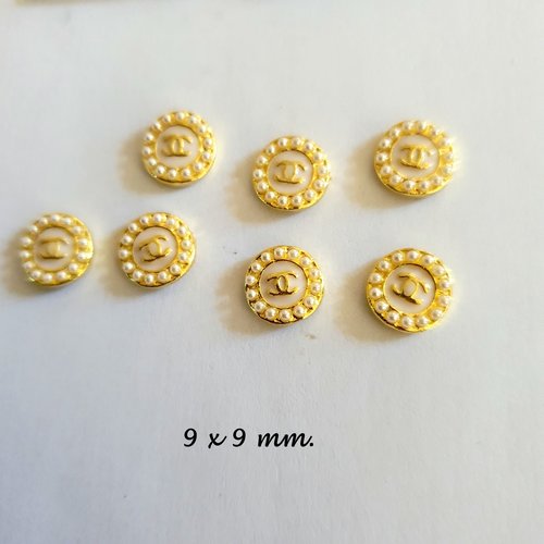 Bijoux d'ongles charms pour nail art en métal doré.(517.7211)