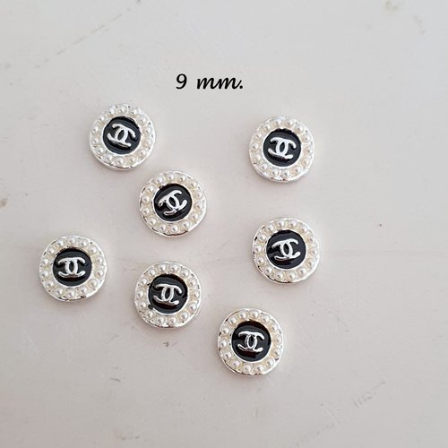 Bijoux d'ongles charms pour nail art en métal argenté.(518.7317)