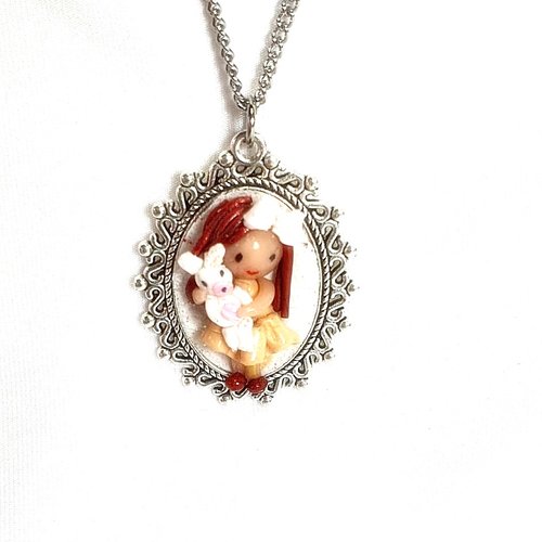 Collier enfant acier inoxydable fimo, médaillon vintage dentelé, pendentif poupée miniature