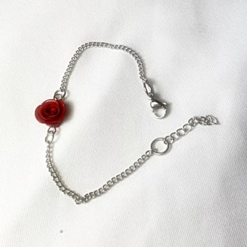 Bracelet rose rouge inoxydable, bijou femme, fleur fimo, miniature fimo, cadeau femme,