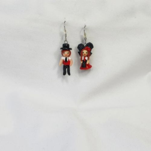 Boucles d'oreilles couple alsaciens, miniature fimo, bijou alsacien, souvenir alsace, boucles d 'oreilles acier inoxydable