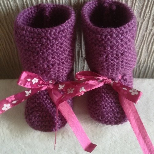 Chaussons Bebe Prune A Ruban Fleuri Un Grand Marche