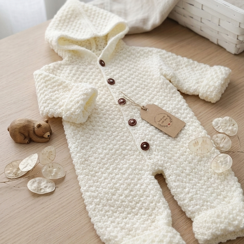 Combinaison à capuche pour bébé