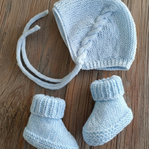 Ensemble layette  bonnet et chaussons