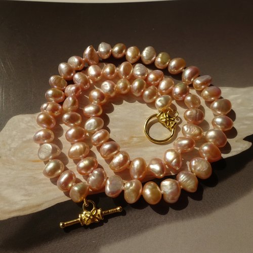 Collier ras du cou petites perles de culture d'eau douce forme baroque , perle couleur rosé, longueur 40cm ou sur mesure