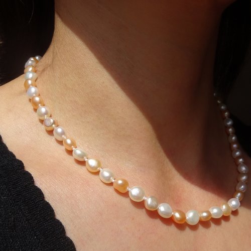 Collier choker petites perles de culture d'eau douce, perle forme demi-ronde, bi-couleur !