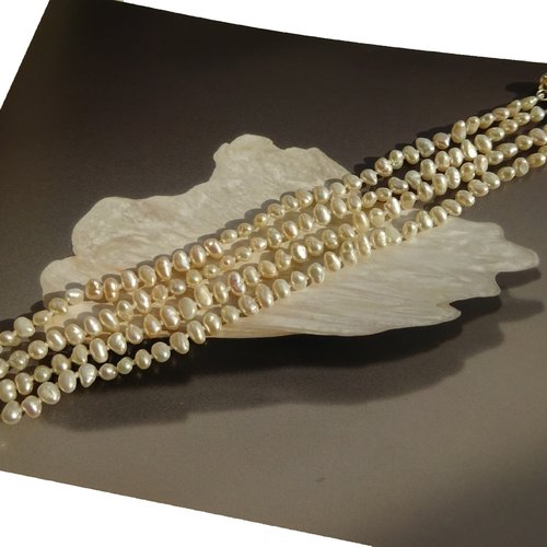 Bracelet 4 rangs, rivière de petites perles baroques, effet étincelant, perles de culture d'eau douce, blanche 18cm, sur mesure possible