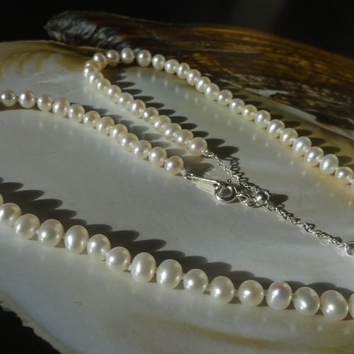 Collier choker petites perles de culture d'eau douce , perle blanche, réglable entre 40.5cm et 45.5cm ou longueur sur mesure
