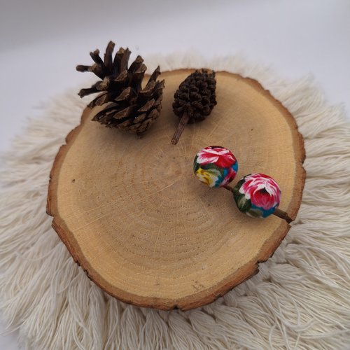 Puces d'oreilles flower power