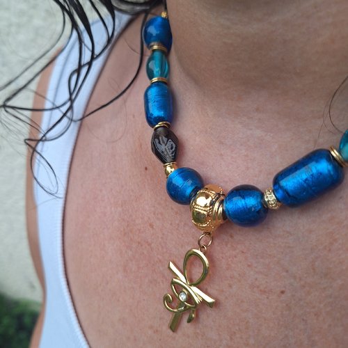 Collier le regard de bastet