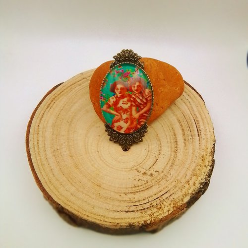 Broche vintage  portrait de japonaise