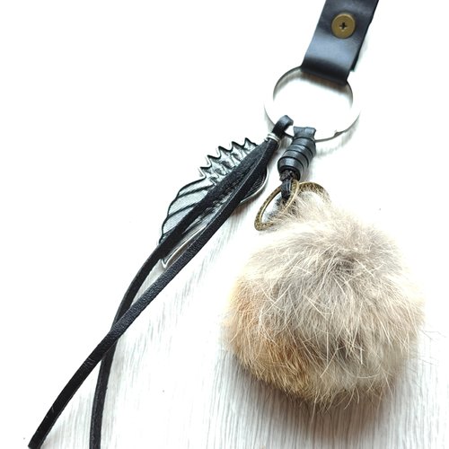 Porte-clé ou bijoux de sac " fourrure et plume "