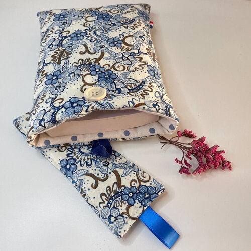 Pochette livre tissu molletonnée fermeture par un bouton, housse protection livre . tissu japonais