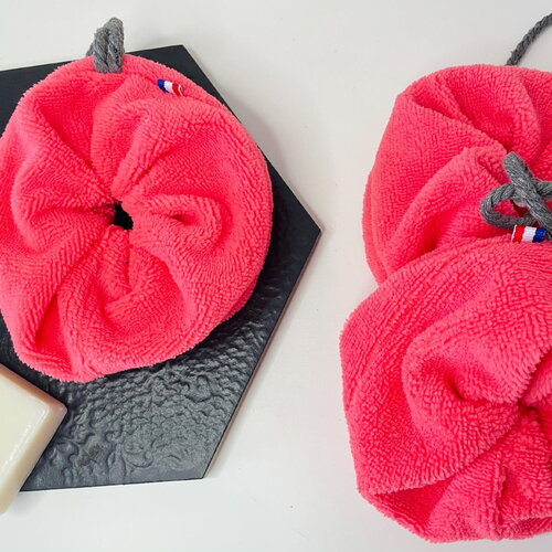 Fleur de douche éponge de bambou rose fraise