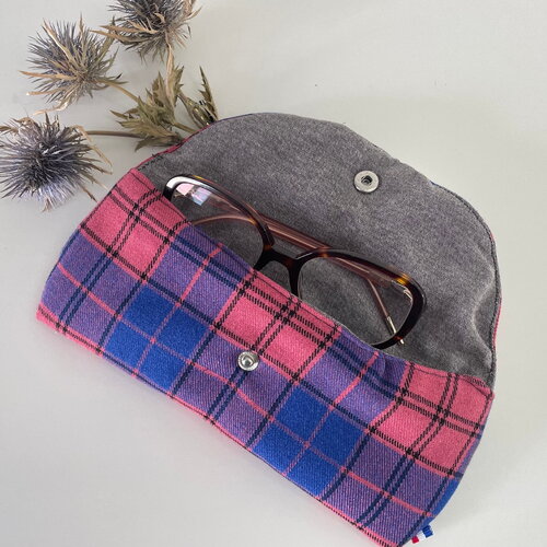 Étui à lunettes tartan écossais violet