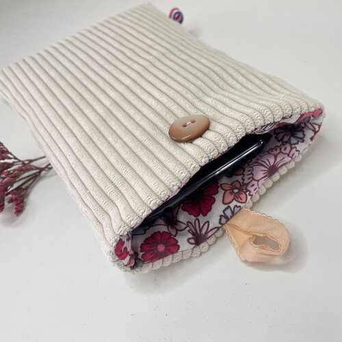 Pochette en tissu pour téléphone portable (max. 8,5cm de largeur)