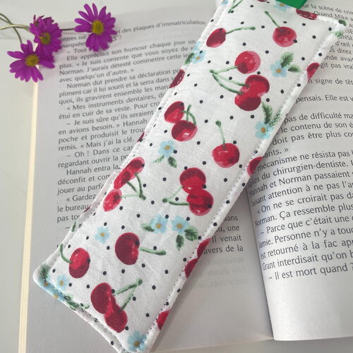 Marque page en tissu cerises
