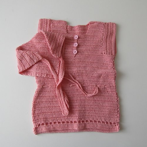 Ensemble vêtements bébé au crochet