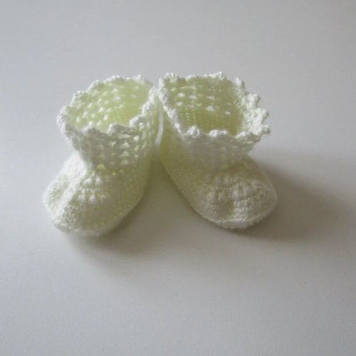 Chaussons naissance bébé laine naturelle cachemire