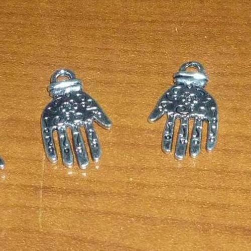 4 pendentifs mains de fatima  en métal argenté  21mm