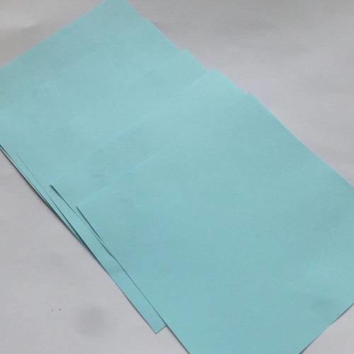 5 feuilles pour origami bleue clair 16x16cm