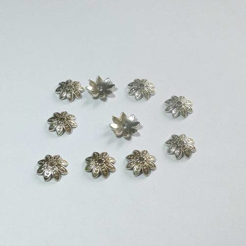 10 coupelles 13mm en métal argenté fleurs -réf.2