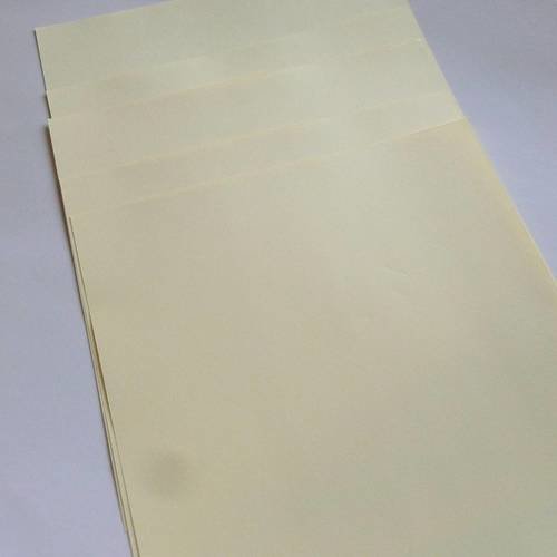5 feuilles 16x16cm pour origami jaune pastel