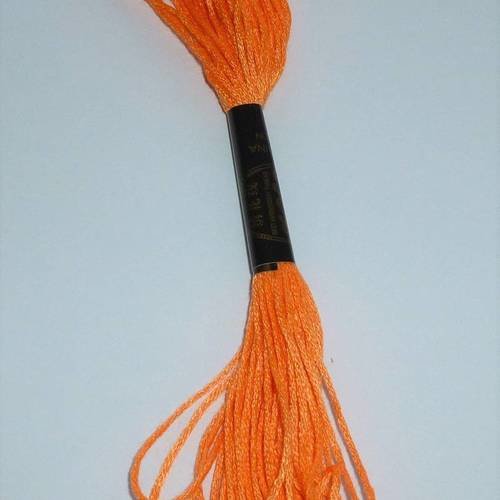 Réf.244 - échevette dmc orange fil à broder 8m