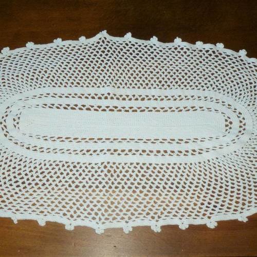 Réf.810 napperon ovale, 62x33,5cm, en coton blanc