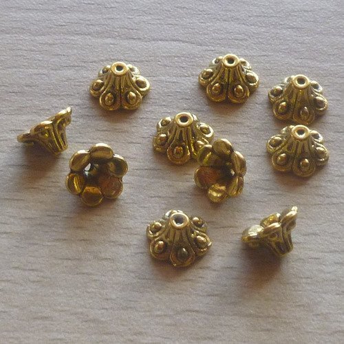 10 coupelles en métal doré  6x8mm -réf.1