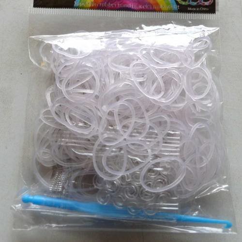 200 bracelets loom-bands blanc crochet et 8 attaches 