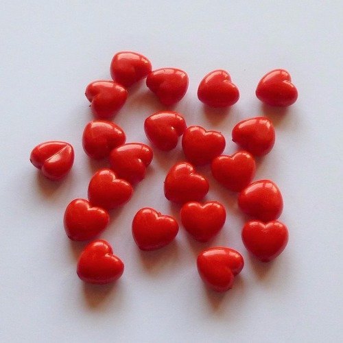 20 perles coeur rouge opaque 10mm