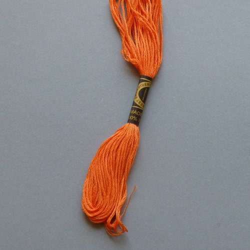 Réf.241 - échevette en coton orange 8m